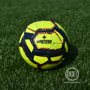 De perfecte maat 1 bal voor jong en oud. verbeter je techniek met deze derbystar